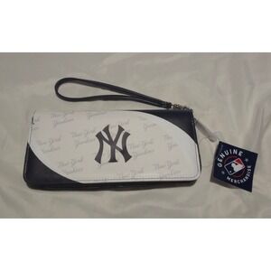 MLB New York Yankees Navy White Zip Around Wristlet Wallet NWT